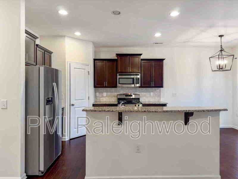 1017 Thoughtful Spot Ln - Photo 5 of 24