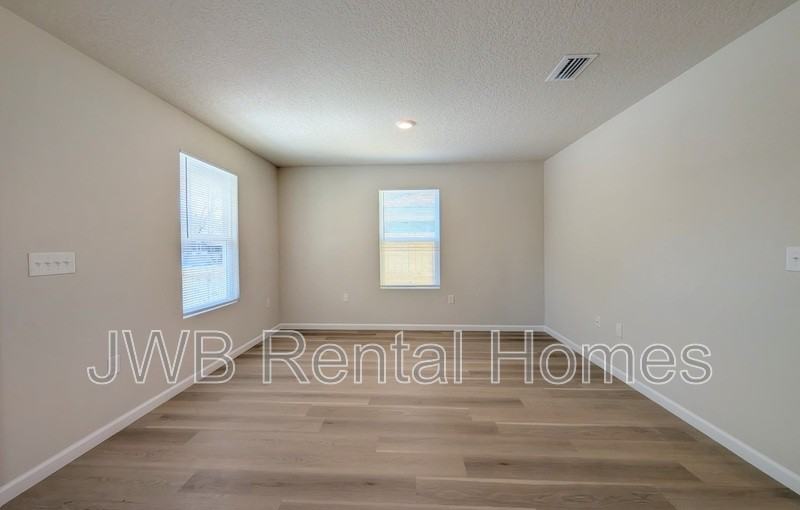 2153 Woodside St - Photo 6 of 16