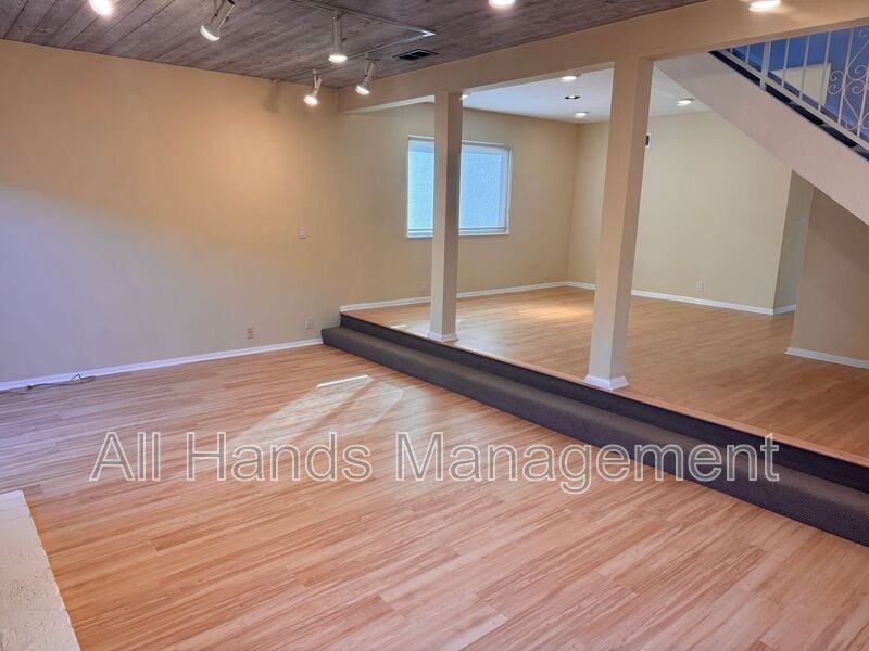 516 Francisco St - Photo 6 of 21