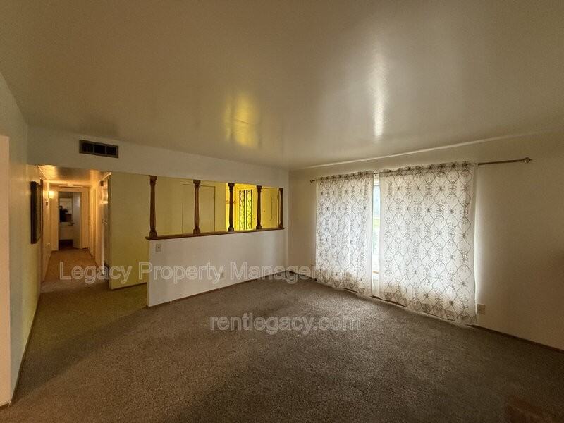 7545 Blackhawk Dr - Photo 3 of 17