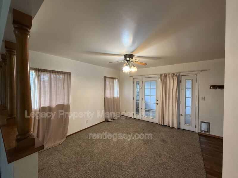 7545 Blackhawk Dr - Photo 4 of 17