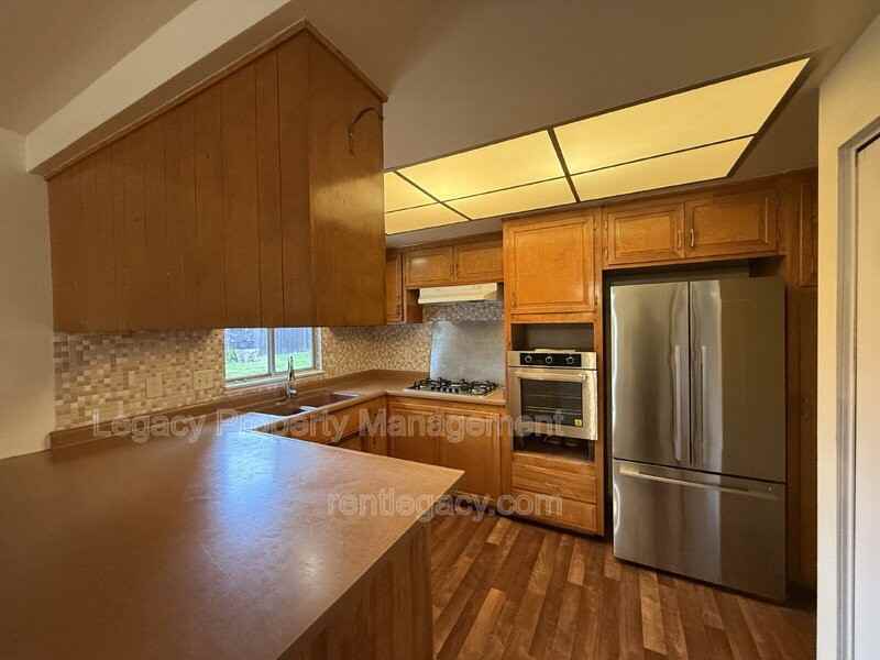 7545 Blackhawk Dr - Photo 5 of 17