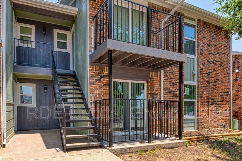 8021 W Elizabeth Ln #115 - Photo 5 of 22