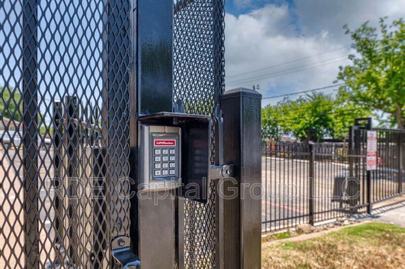 8021 W Elizabeth Ln #115 - Photo 7 of 22