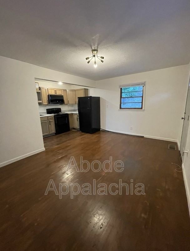 187 Poplar St #2 - Photo 6 of 7