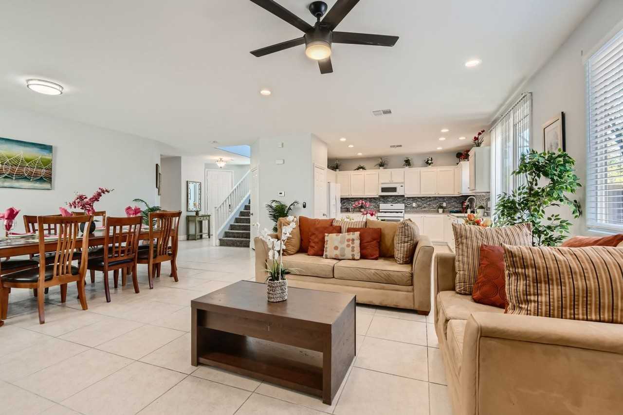 6689 Roanoke Ct - Photo 5 of 28