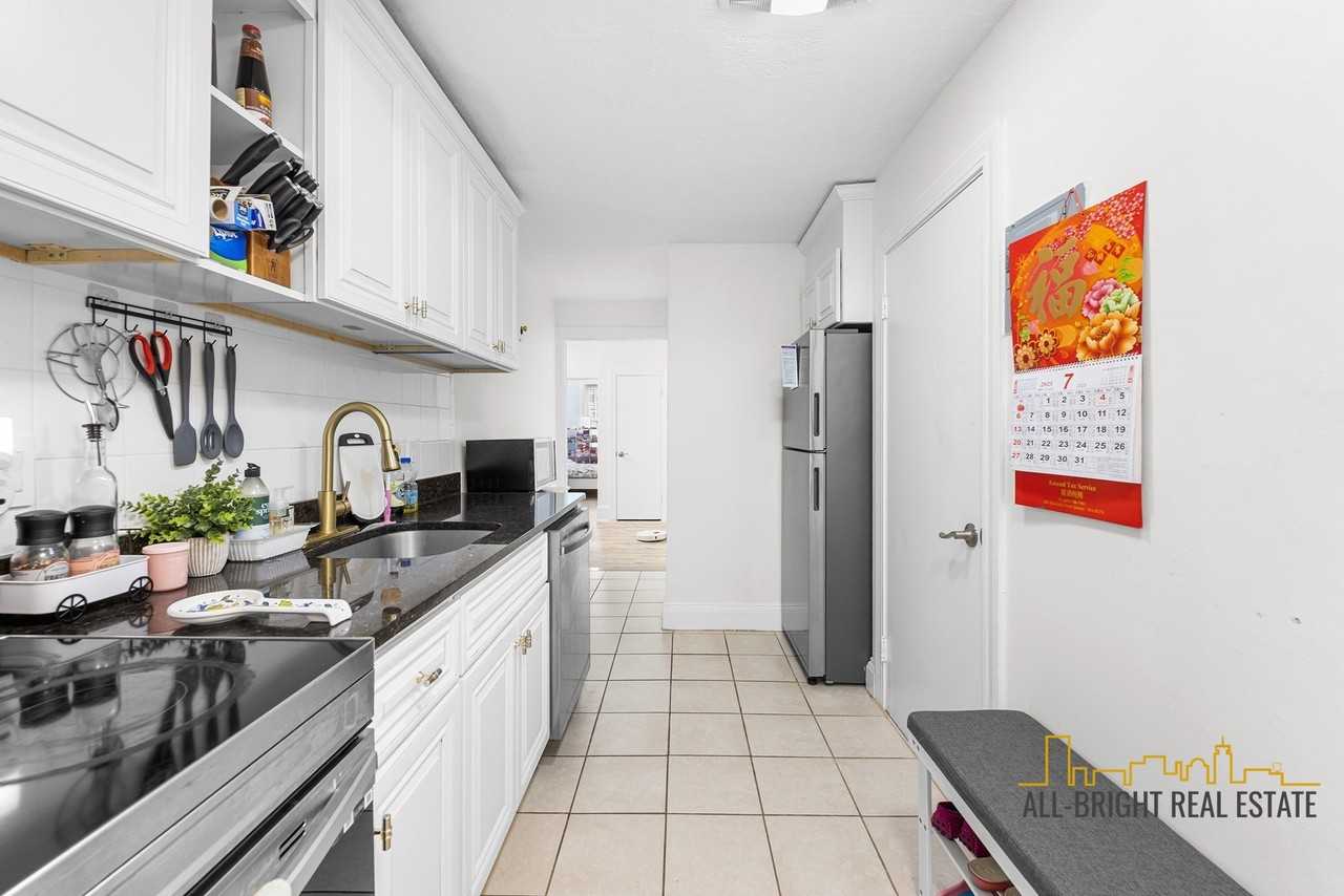 59 Park Vale Ave #4 - Photo 3 of 15