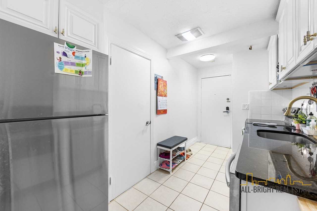 59 Park Vale Ave #4 - Photo 4 of 15