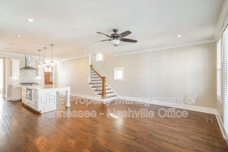 906 Southside Pl - Photo 2 of 18