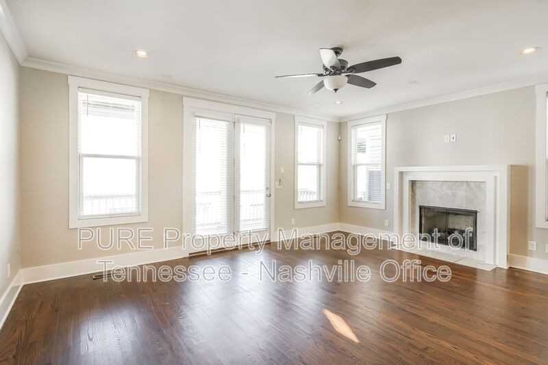 906 Southside Pl - Photo 3 of 18