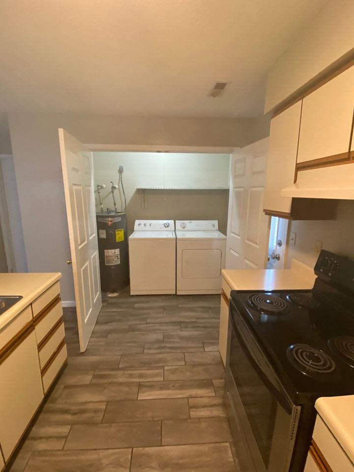 Santa Rosa Court 2416-2418 - Photo 7 of 19