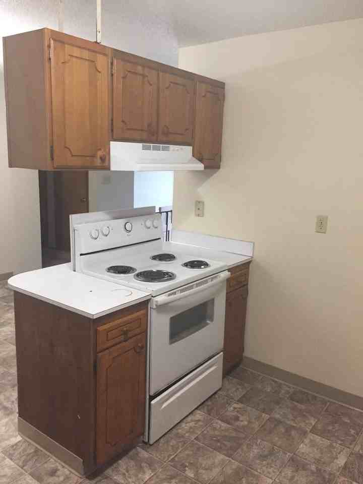 4517 Jean Ct W - Photo 4 of 18