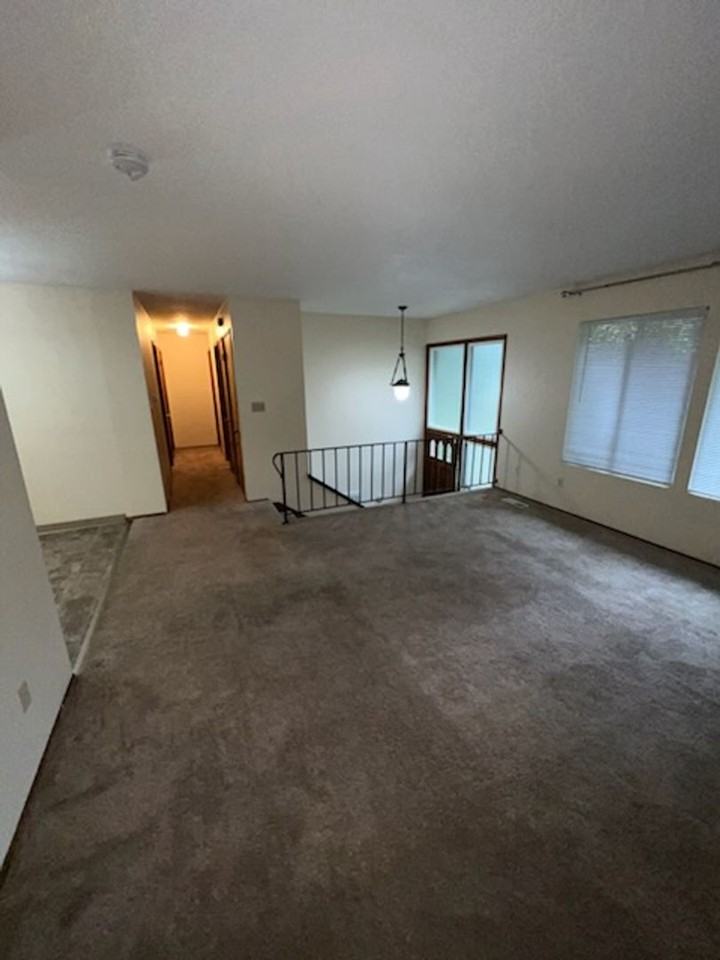 4517 Jean Ct W - Photo 7 of 18