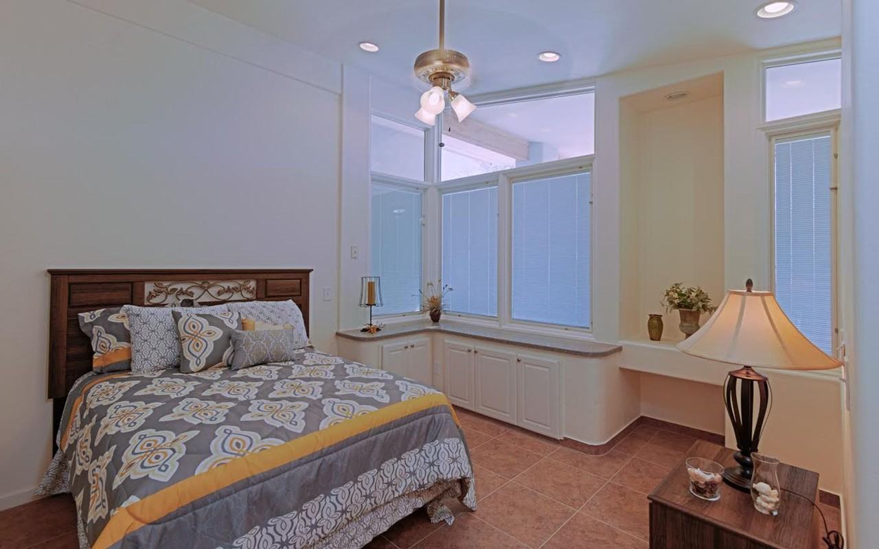 1124 E 10th St #1 - Photo 3 of 11