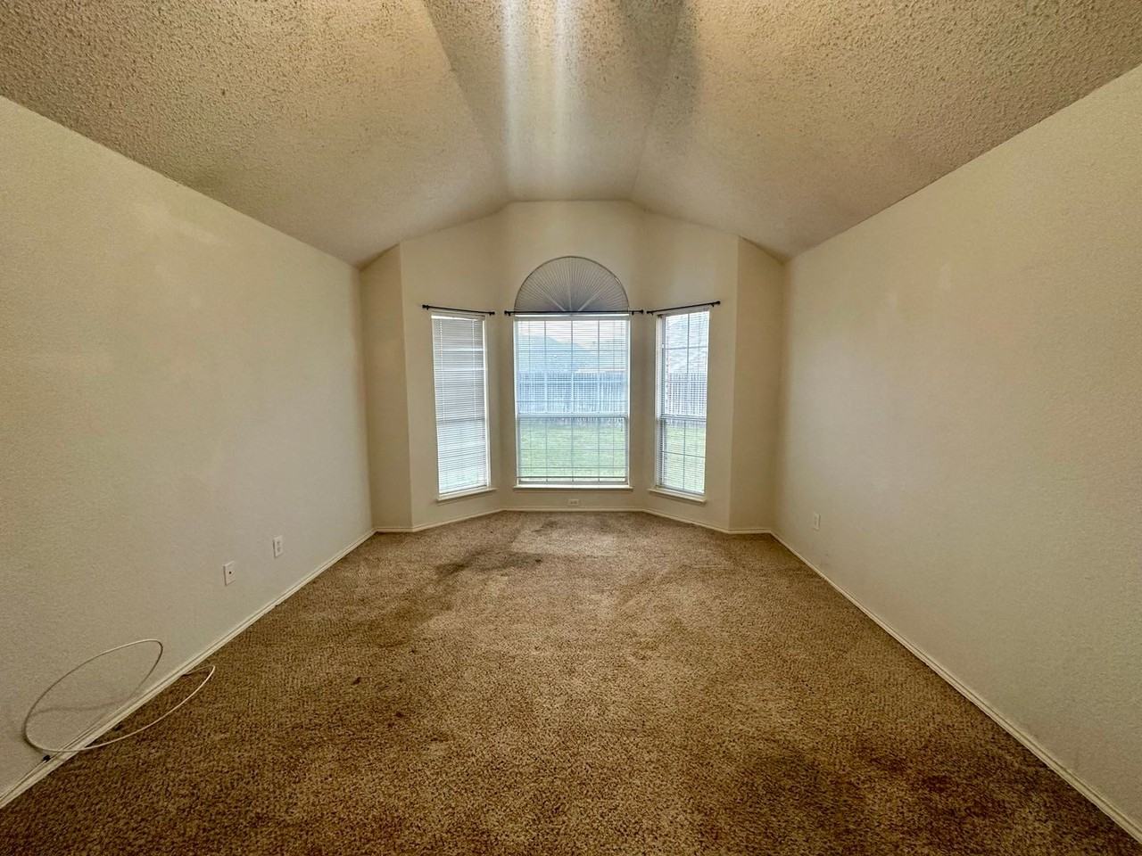 4721 Rincon Way - Photo 6 of 14