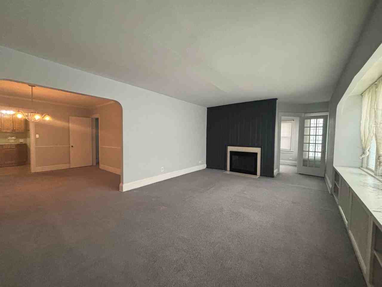 2921 Ludlow Rd - Photo 2 of 10