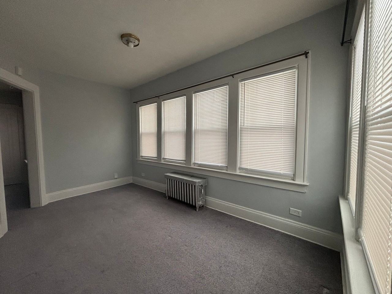 2921 Ludlow Rd - Photo 5 of 10