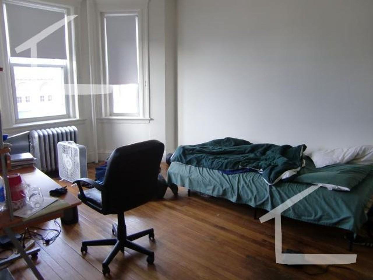 11175 Boylston St - Photo 3 of 3