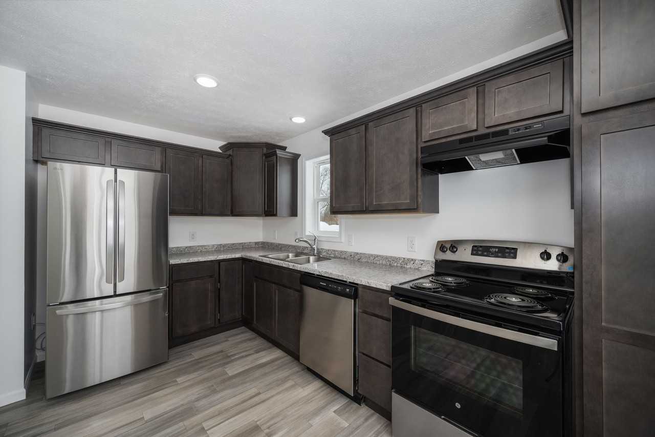 1012 1012 - 1014 Escape St - Photo 3 of 11