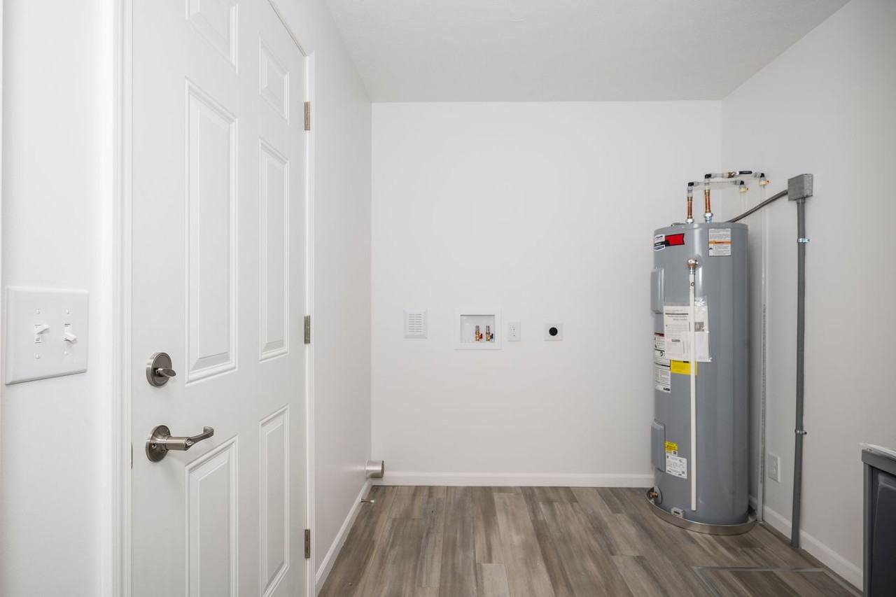 1012 1012 - 1014 Escape St - Photo 4 of 11