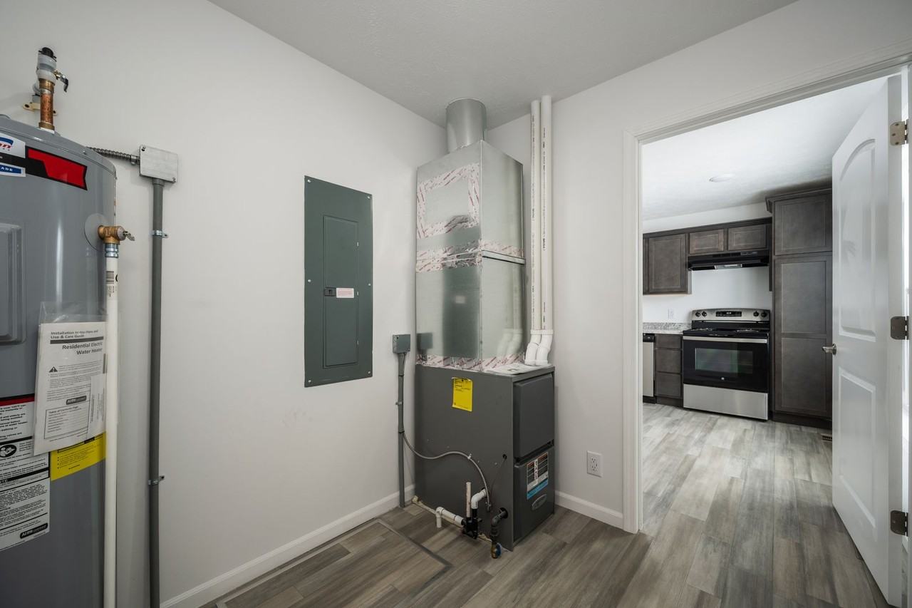 1012 1012 - 1014 Escape St - Photo 5 of 11