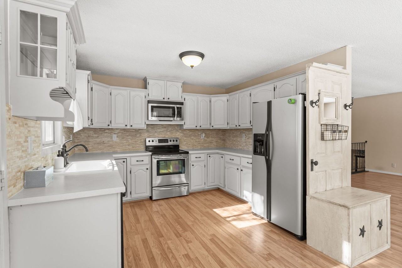 4850 Mcallister Ave Ne - Photo 6 of 35