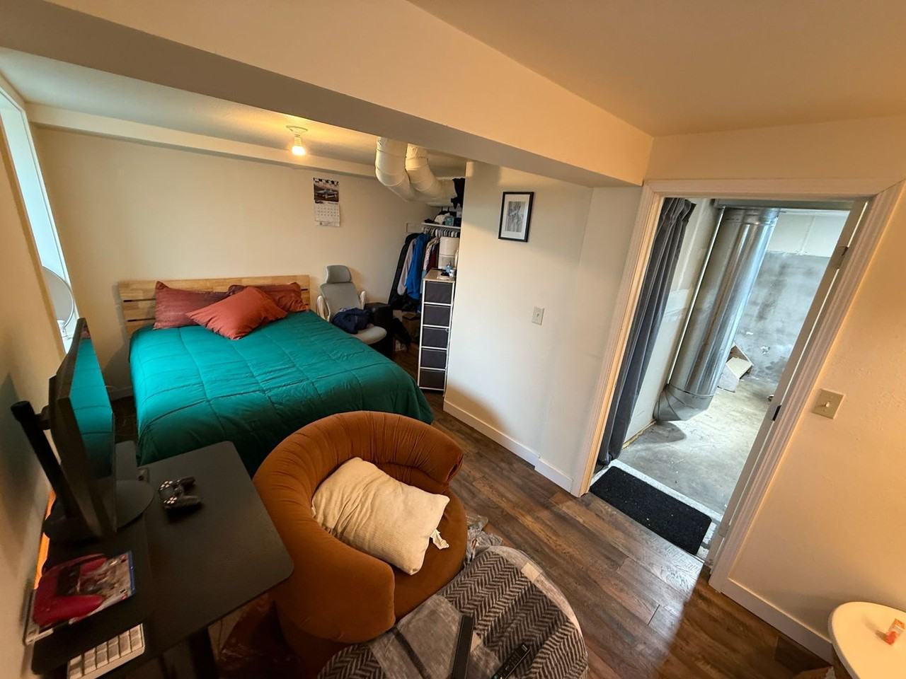 245 Nw 12th St - Photo 3 of 16