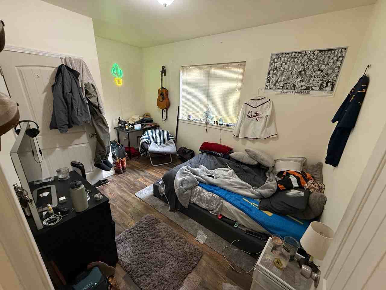 245 Nw 12th St - Photo 5 of 16