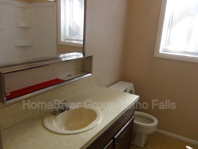 1262 S Boulevard - Photo 3 of 7