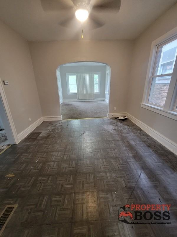 1052 Harrison St - Photo 3 of 9