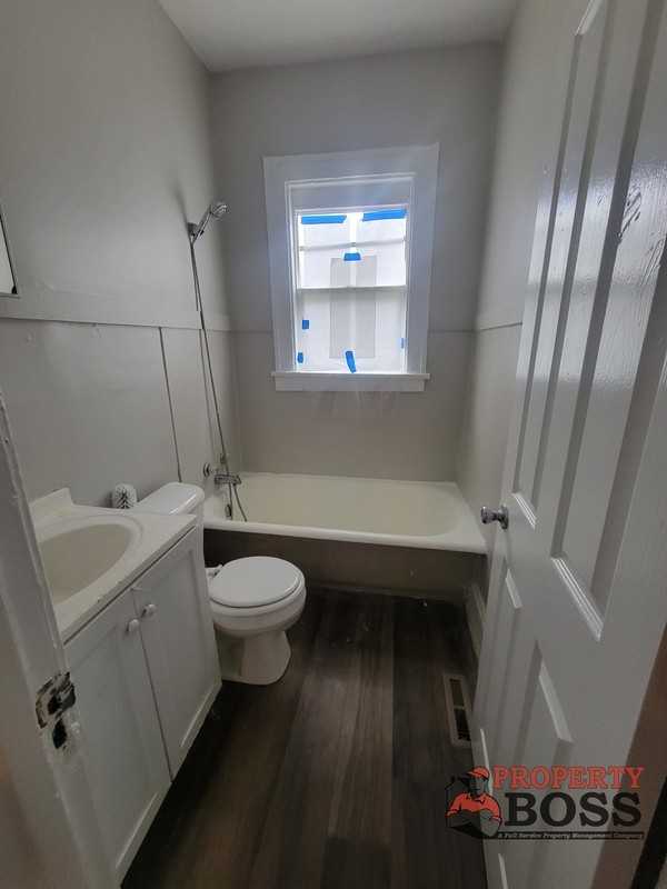 1052 Harrison St - Photo 4 of 9