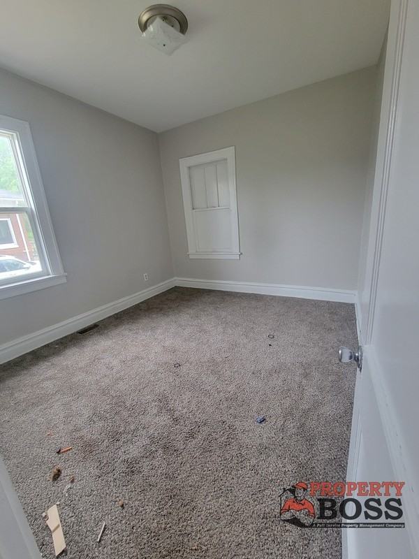 1052 Harrison St - Photo 5 of 9