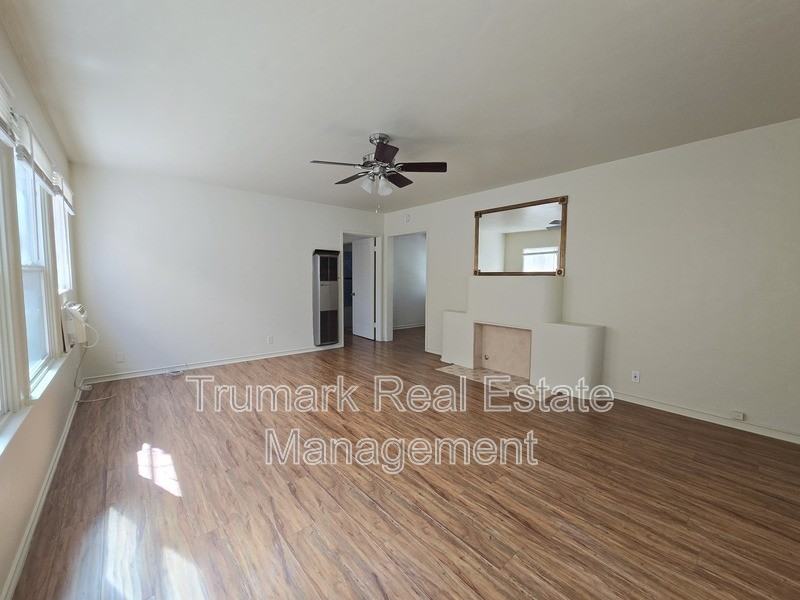 N Maryland Ave - Photo 2 of 11