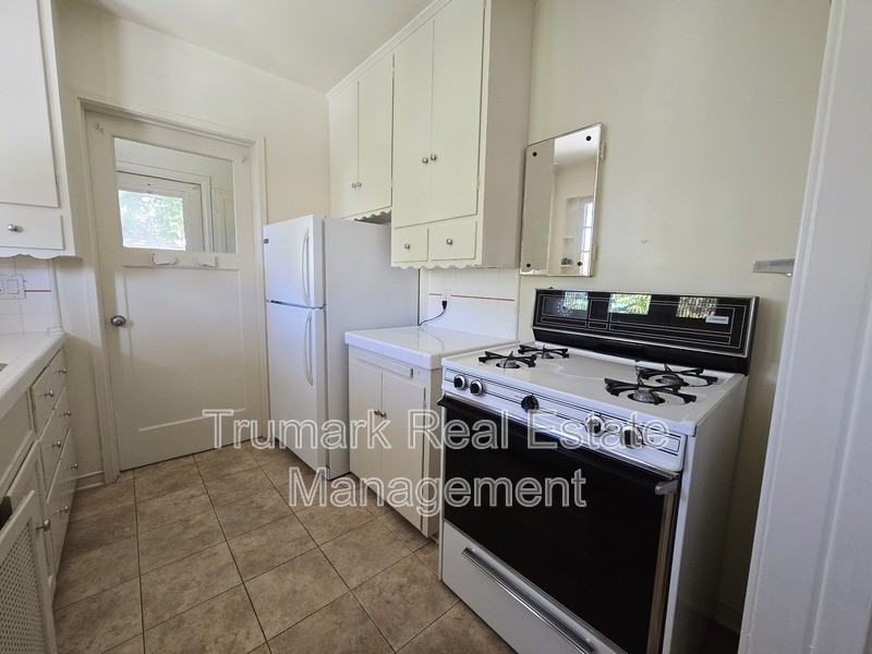 N Maryland Ave - Photo 4 of 11