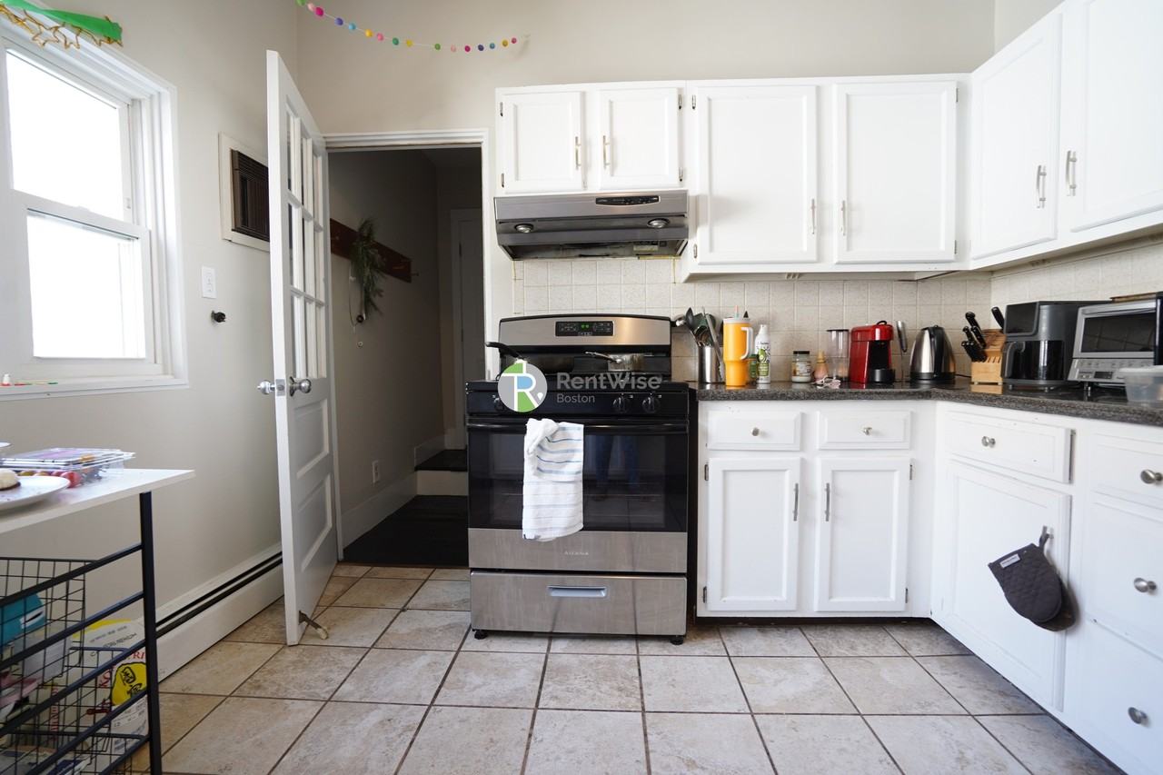 27 Emery St #2 - Photo 7 of 26