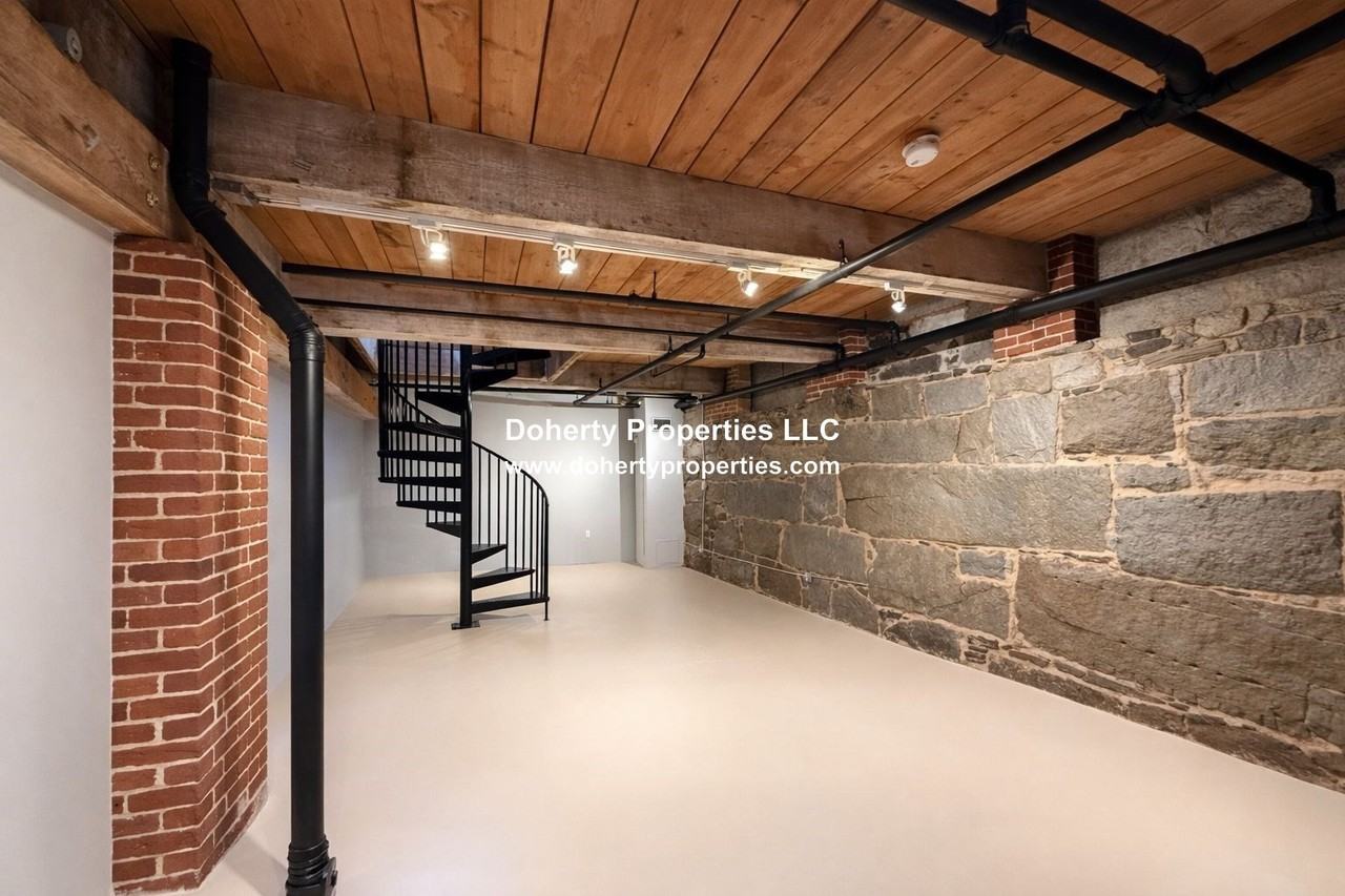 172 Middle St #108 - Photo 4 of 13