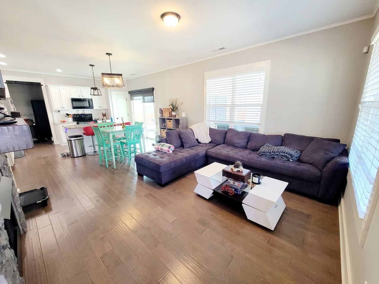 573 N Oneil St - Photo 2 of 31