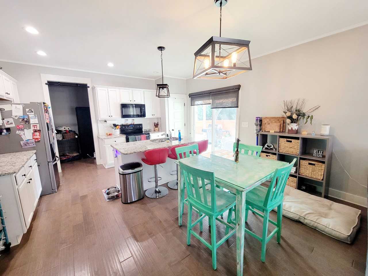 573 N Oneil St - Photo 6 of 31