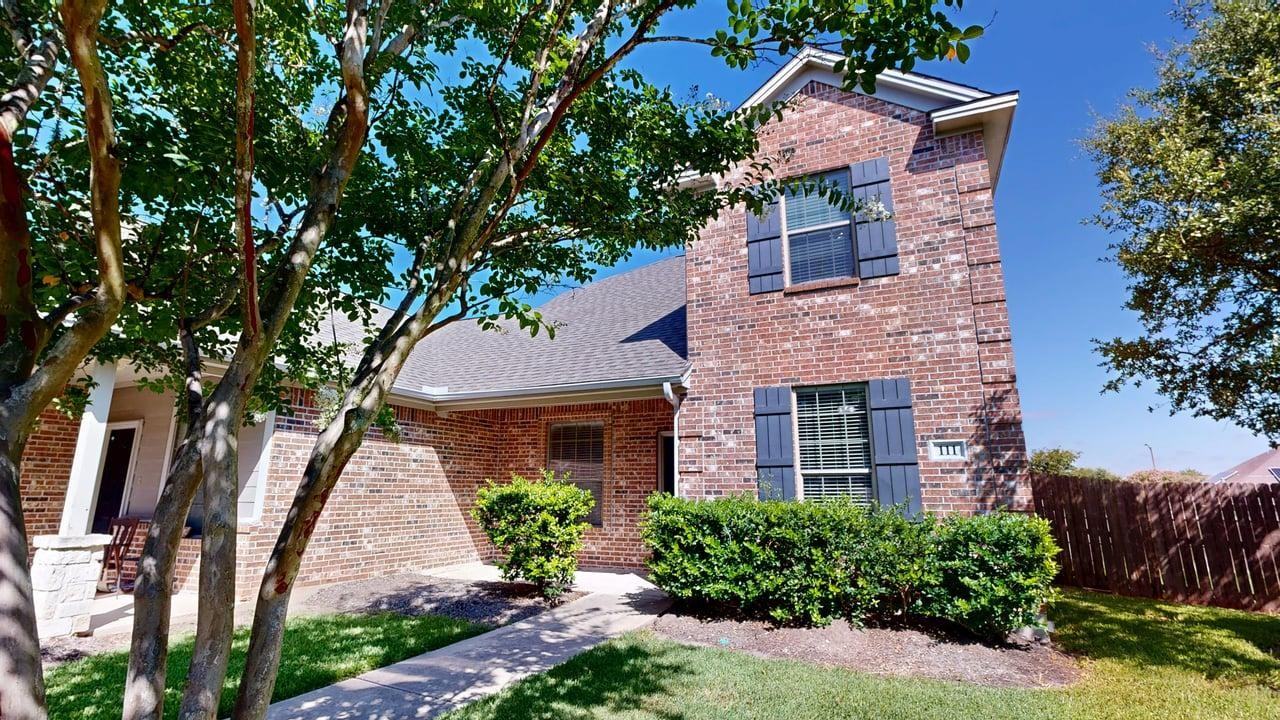 109-111 Kleine Ln - Photo 3 of 33