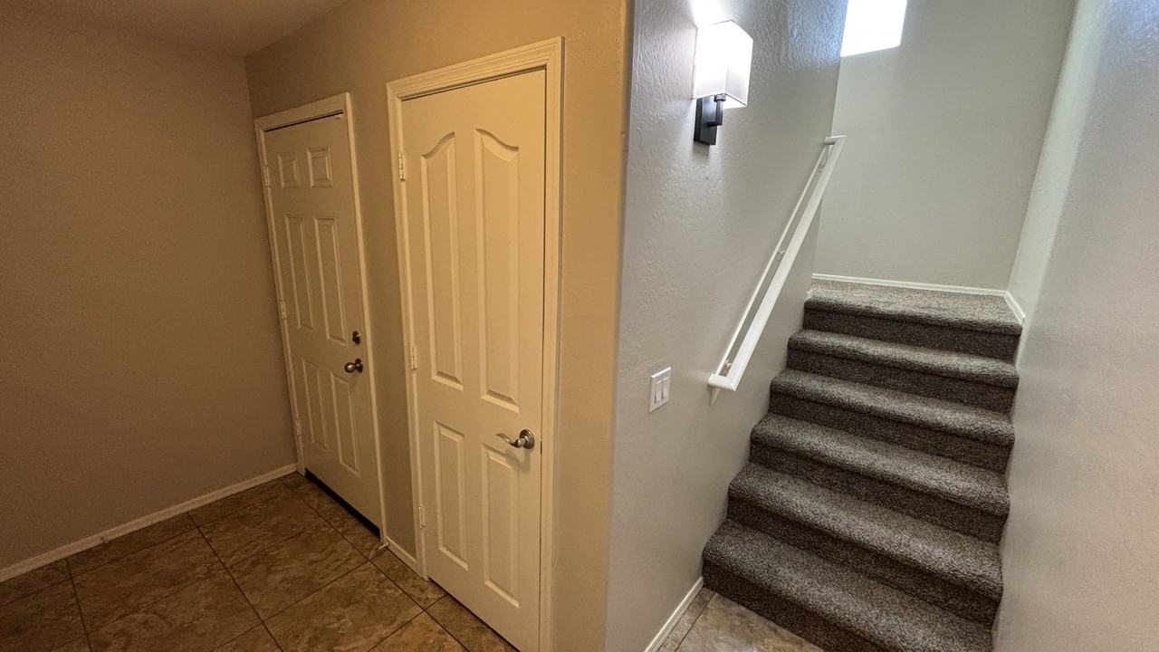 3250 W Greenway Rd - Photo 4 of 26