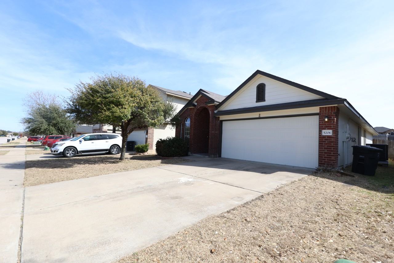 5206 Lions Gate Ln - Photo 2 of 27