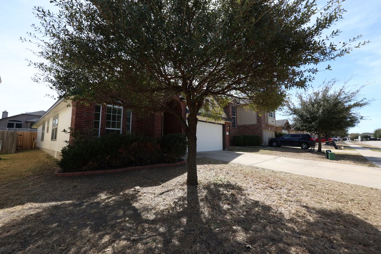 5206 Lions Gate Ln - Photo 3 of 27