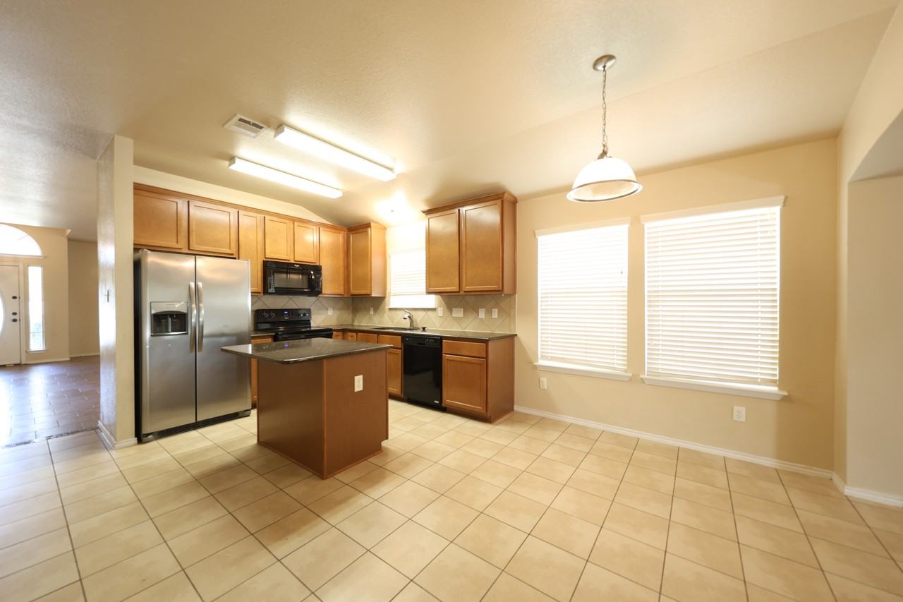 5206 Lions Gate Ln - Photo 5 of 27