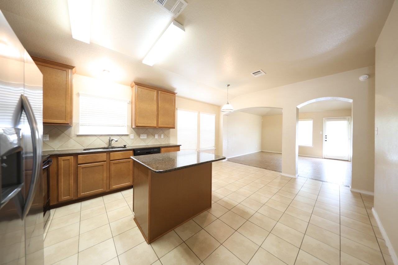 5206 Lions Gate Ln - Photo 6 of 27