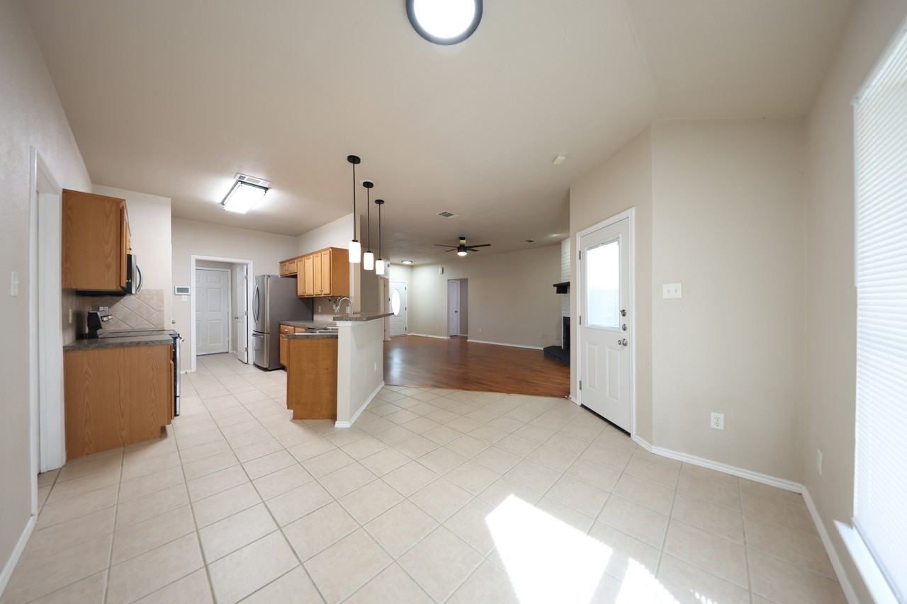 2004 Jake Dr - Photo 6 of 23