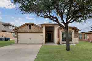 featured image of 7204 Golden Oak Ln