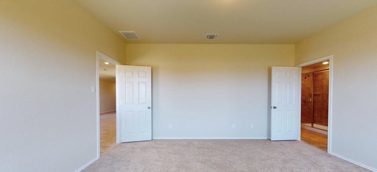 1443 Merritt St - Photo 3 of 12