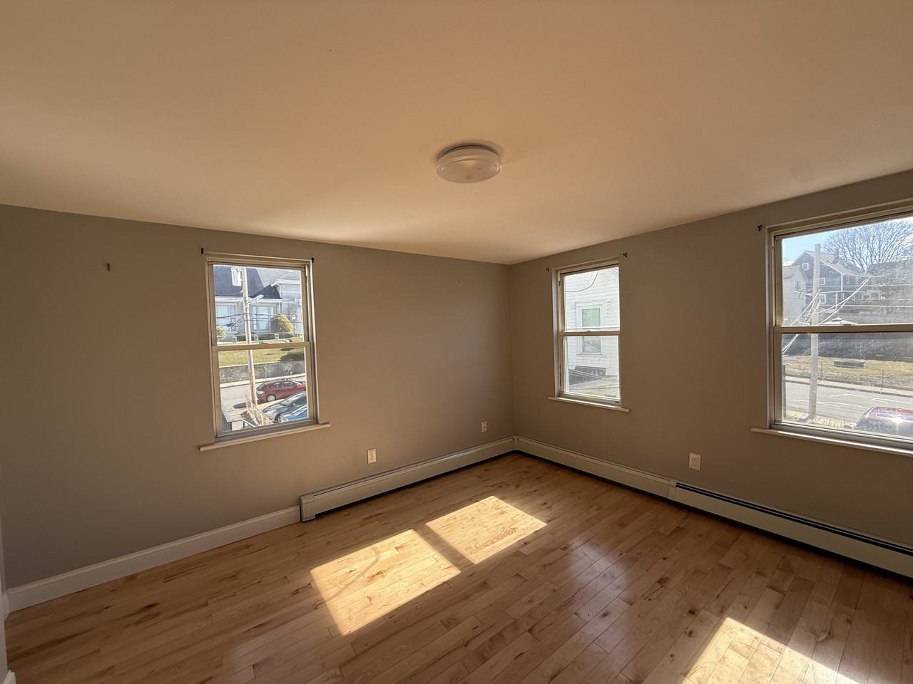 102 104 White St #102APT2 - Photo 3 of 6