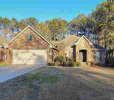 featured image of 28 E Cadbury Ln