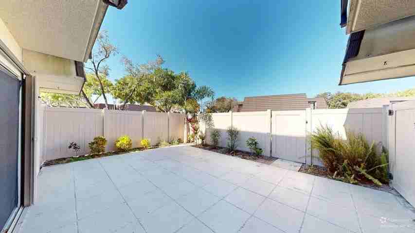 7208 72nd Way - Photo 2 of 9